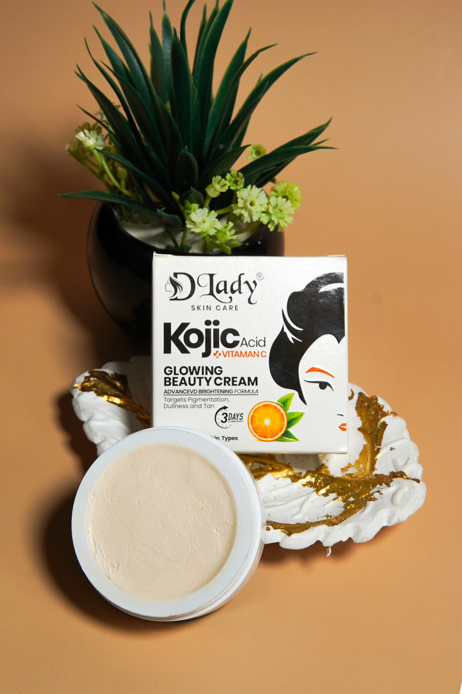 Kojic Acid + Vitamin C Glowing Beauty Cream